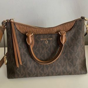 Michael Kors crossbody purse
